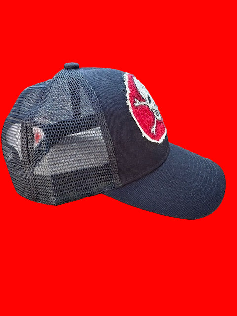 TRUCKER HAT RED SKULL PATCH