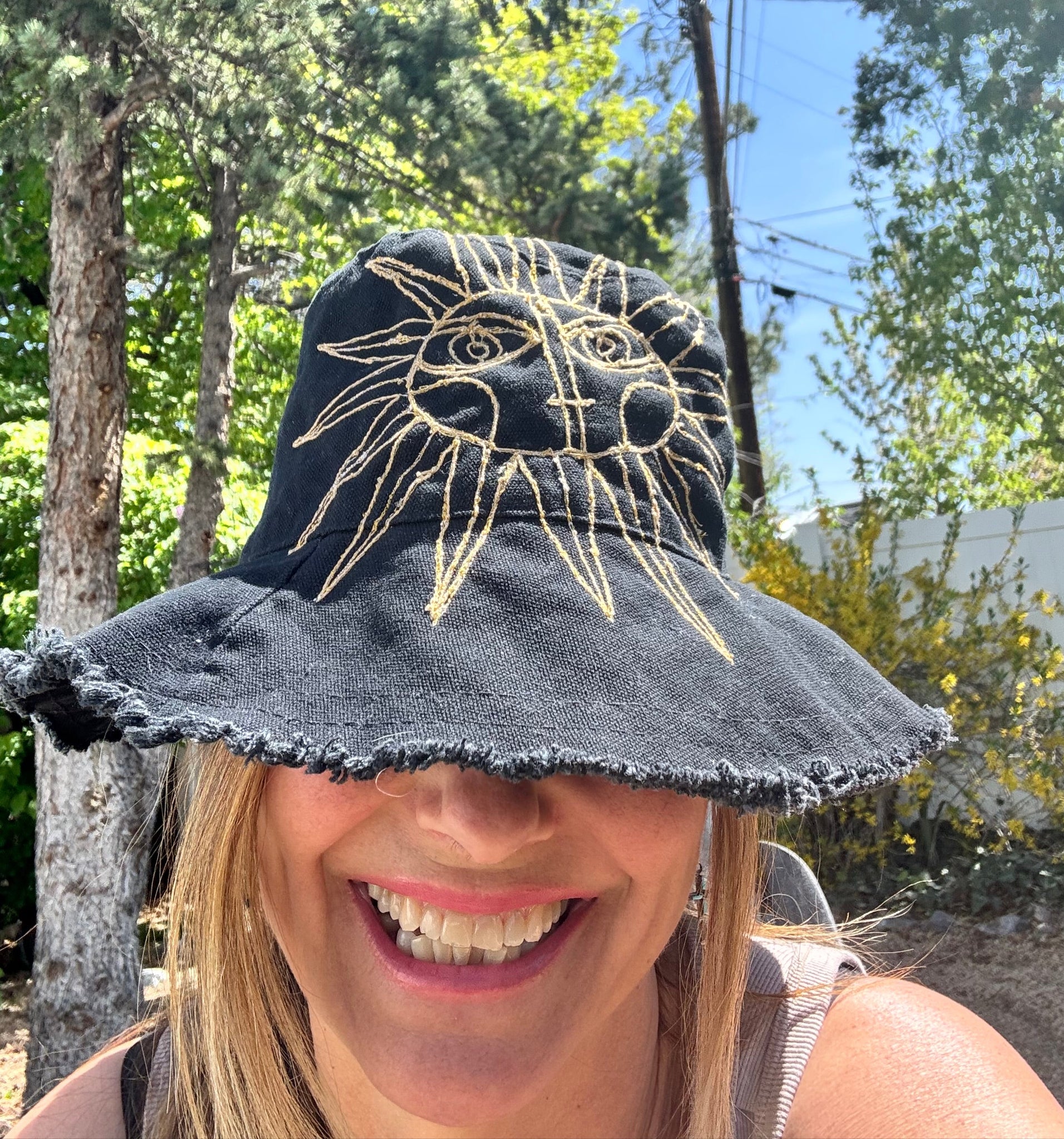 FRAYED BLACK COTTON CANVAS BUCKET HAT